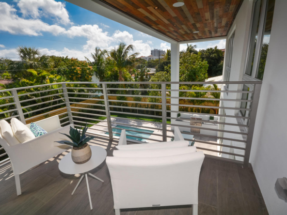 332 NE Wavecrest Ct Boca Raton-large-030-43-Master Balcony-1500x1000-72dpi